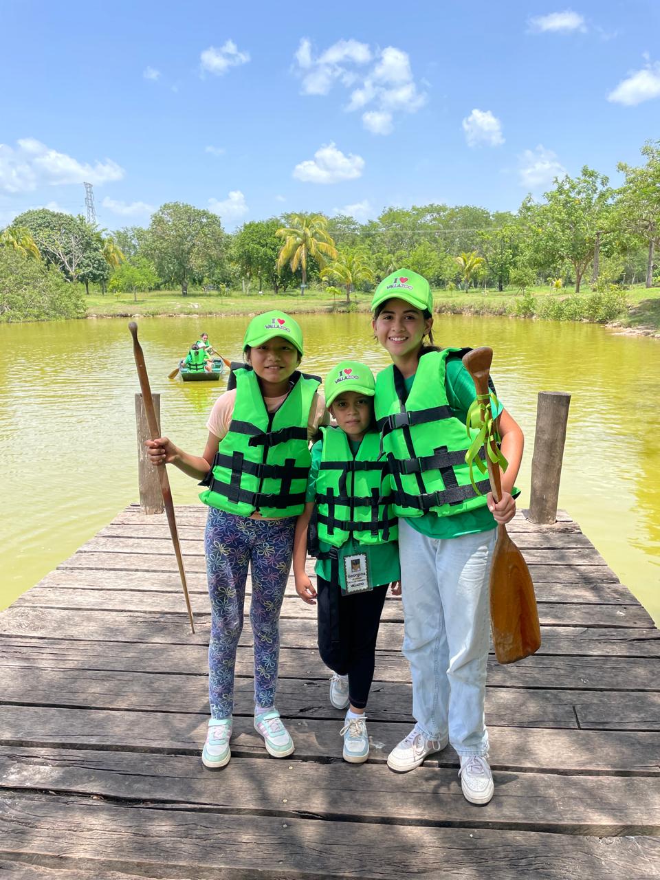 Paseo en lanchitas en el lago